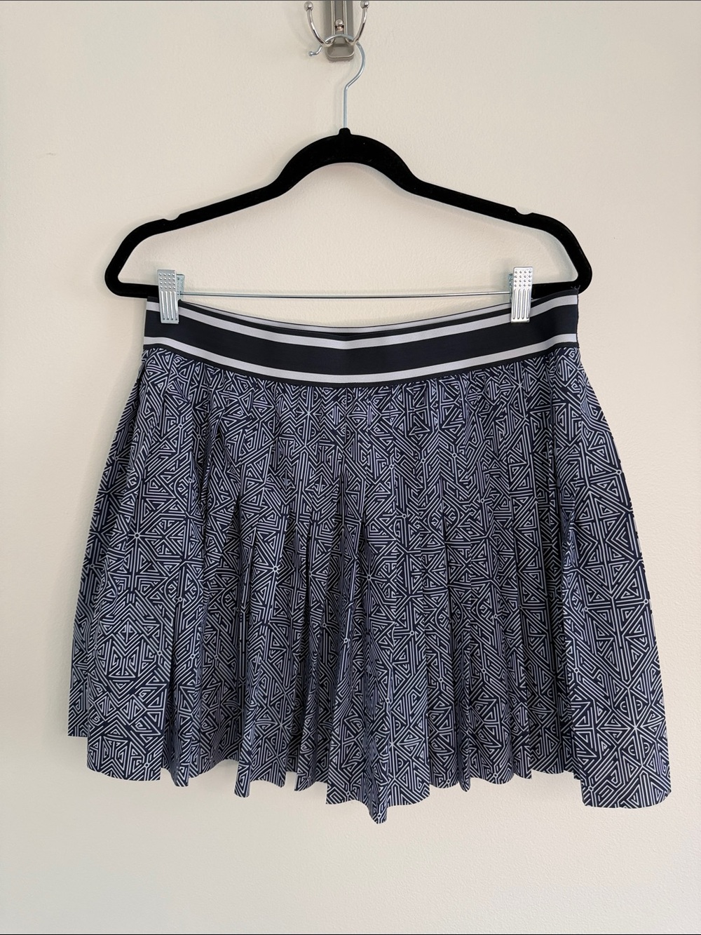 Greyson Labyrinth Leo Navy Pleated Active Skort Skirt Golf Tennis Size XL